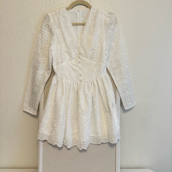 Never Worn Elegant White Eyelet Dress - Picture 7 of 14